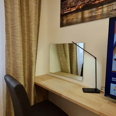 2 Flat Near Uni Campus - Br