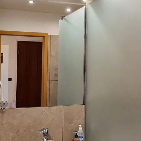 2 Flat Near Uni Campus - Br *