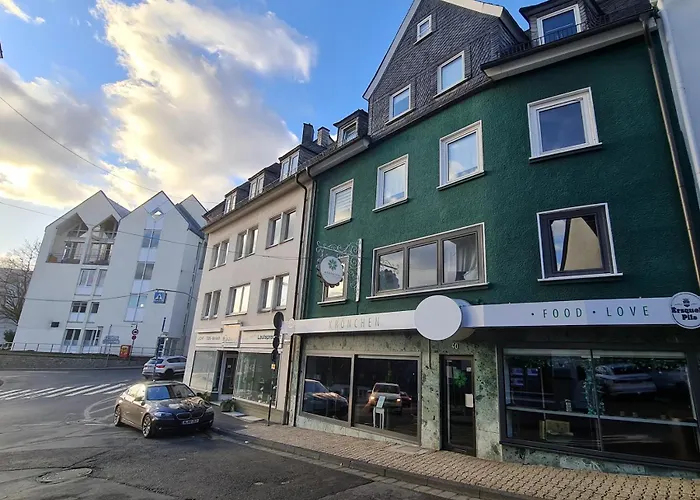 2 Flat Near Uni Campus - Br *