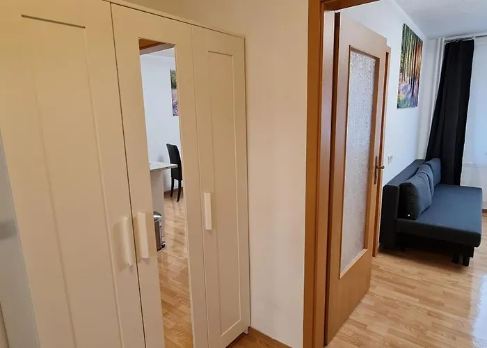 2 Flat Near Uni Campus - Br * Siegen