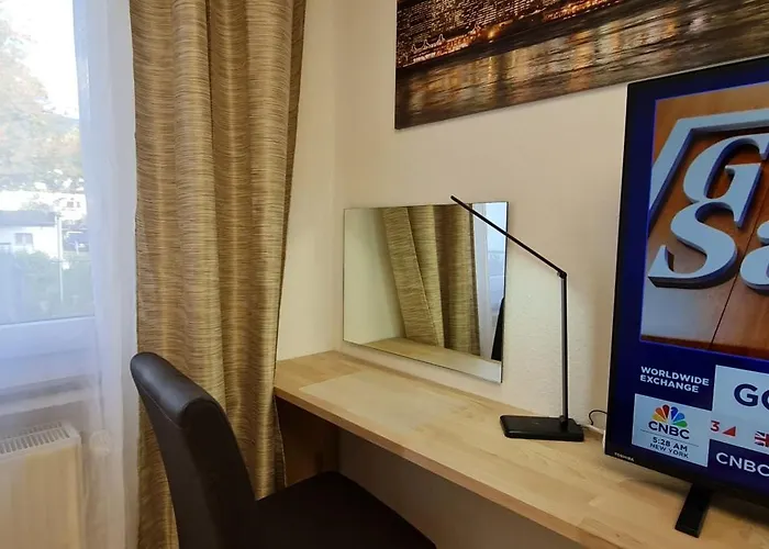 2 Flat Near Uni Campus - Br