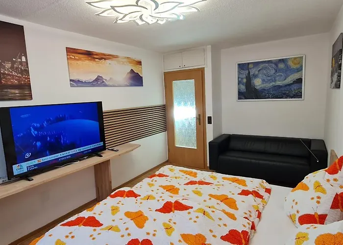 2 Flat Near Uni Campus - Br